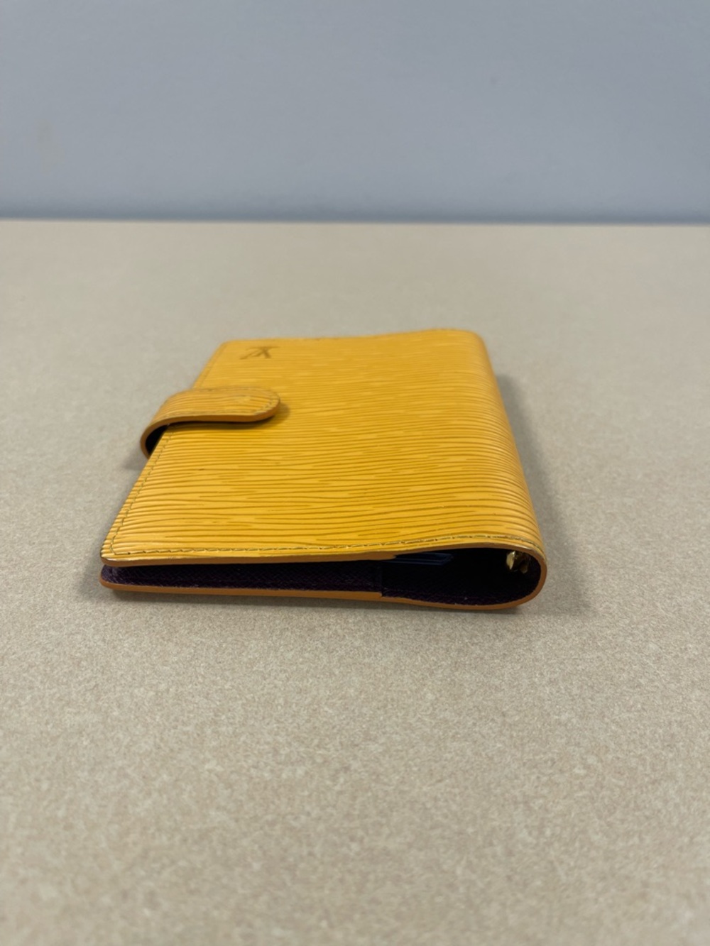Louis Vuitton Epi PM 6-Ring Agenda Passport Holder in Yellow - Preowned - Picture 7 of 10
